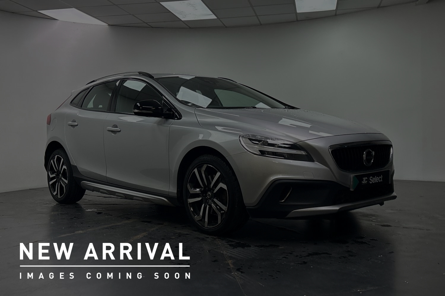Main listing image - Volvo V40