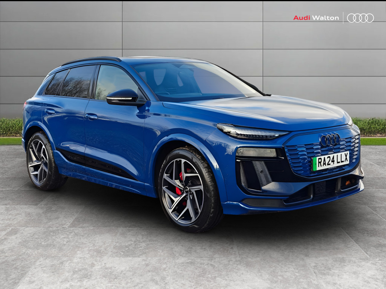 Main listing image - Audi Q6 e-tron