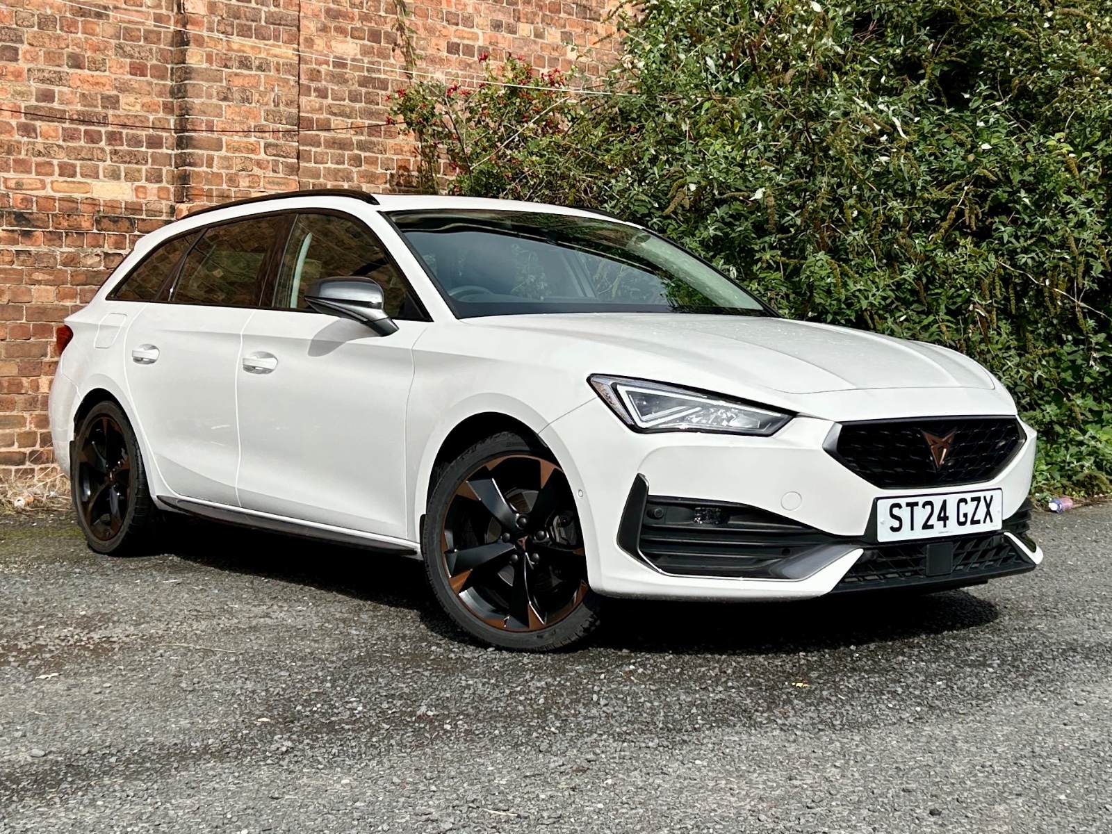 Main listing image - Cupra Leon