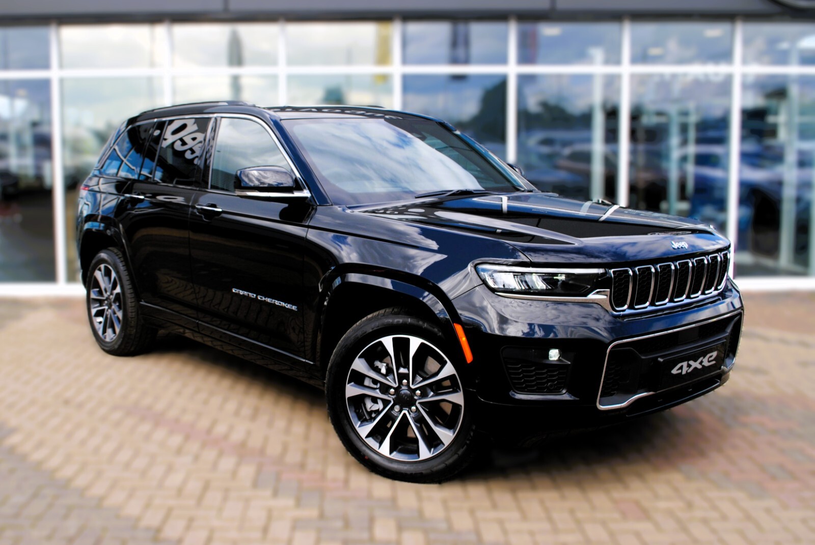 Main listing image - Jeep Grand Cherokee