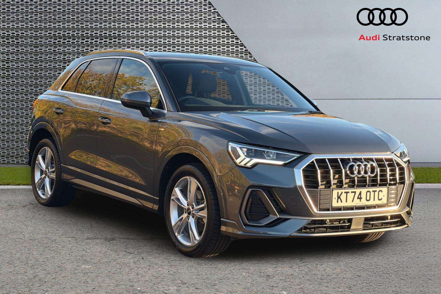 Main listing image - Audi Q3
