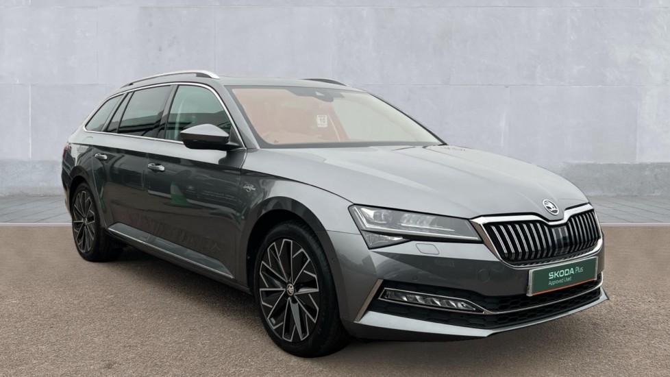 Main listing image - Skoda Superb Estate