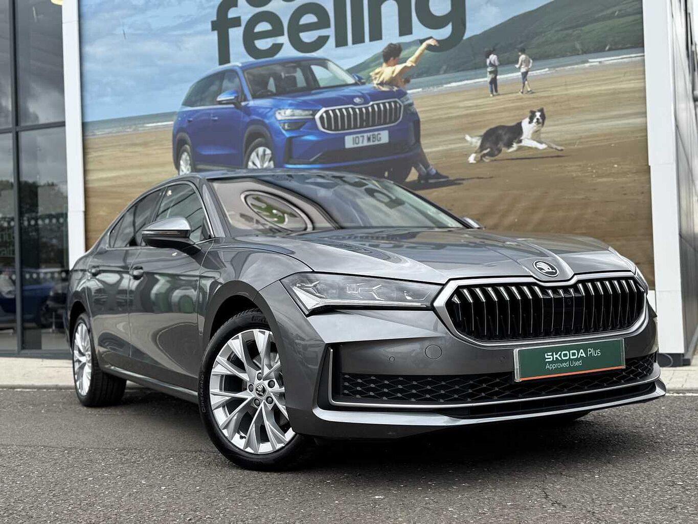 Main listing image - Skoda Superb