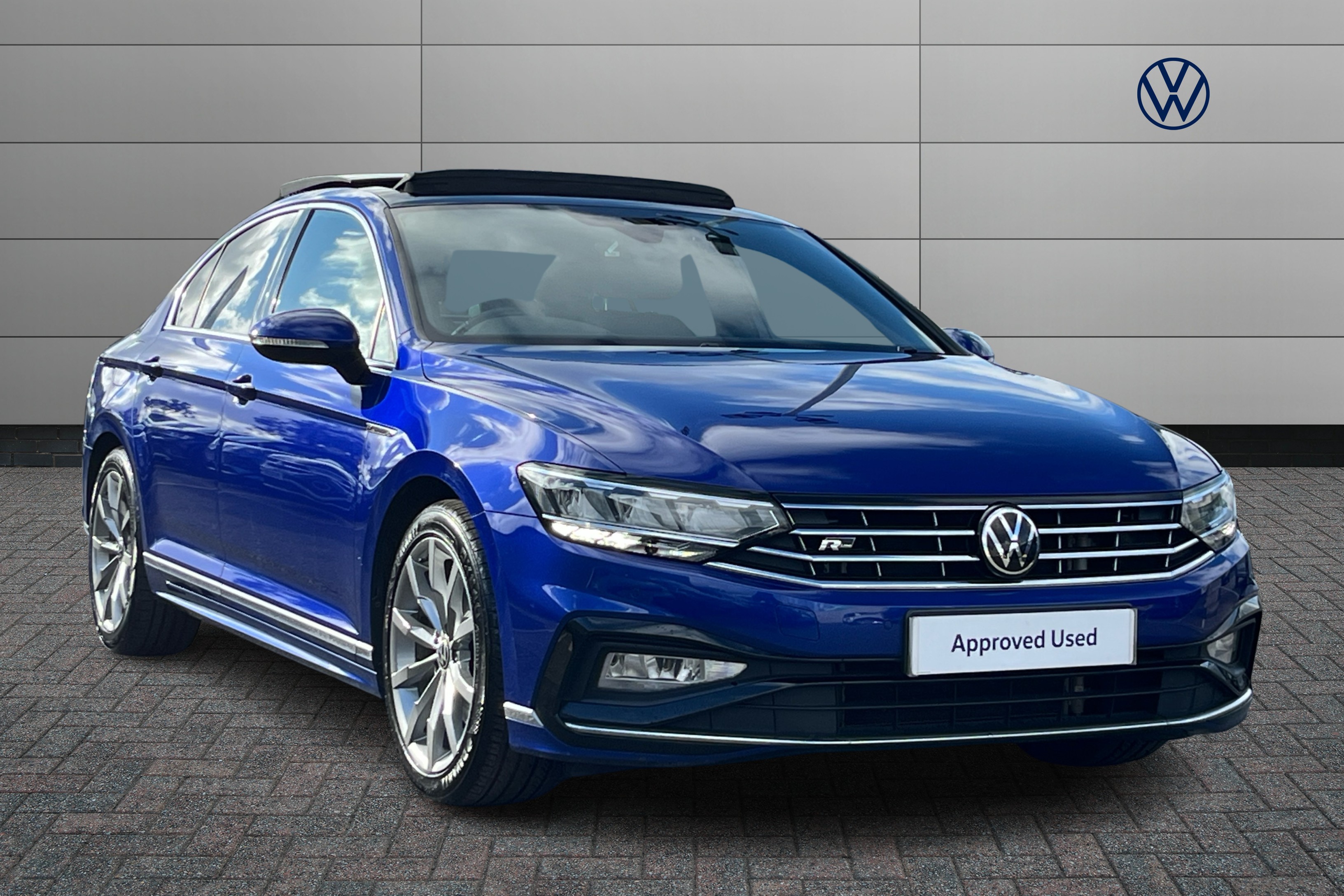 Main listing image - Volkswagen Passat