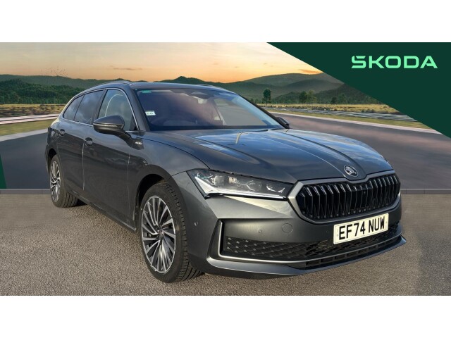 Main listing image - Skoda Superb Estate