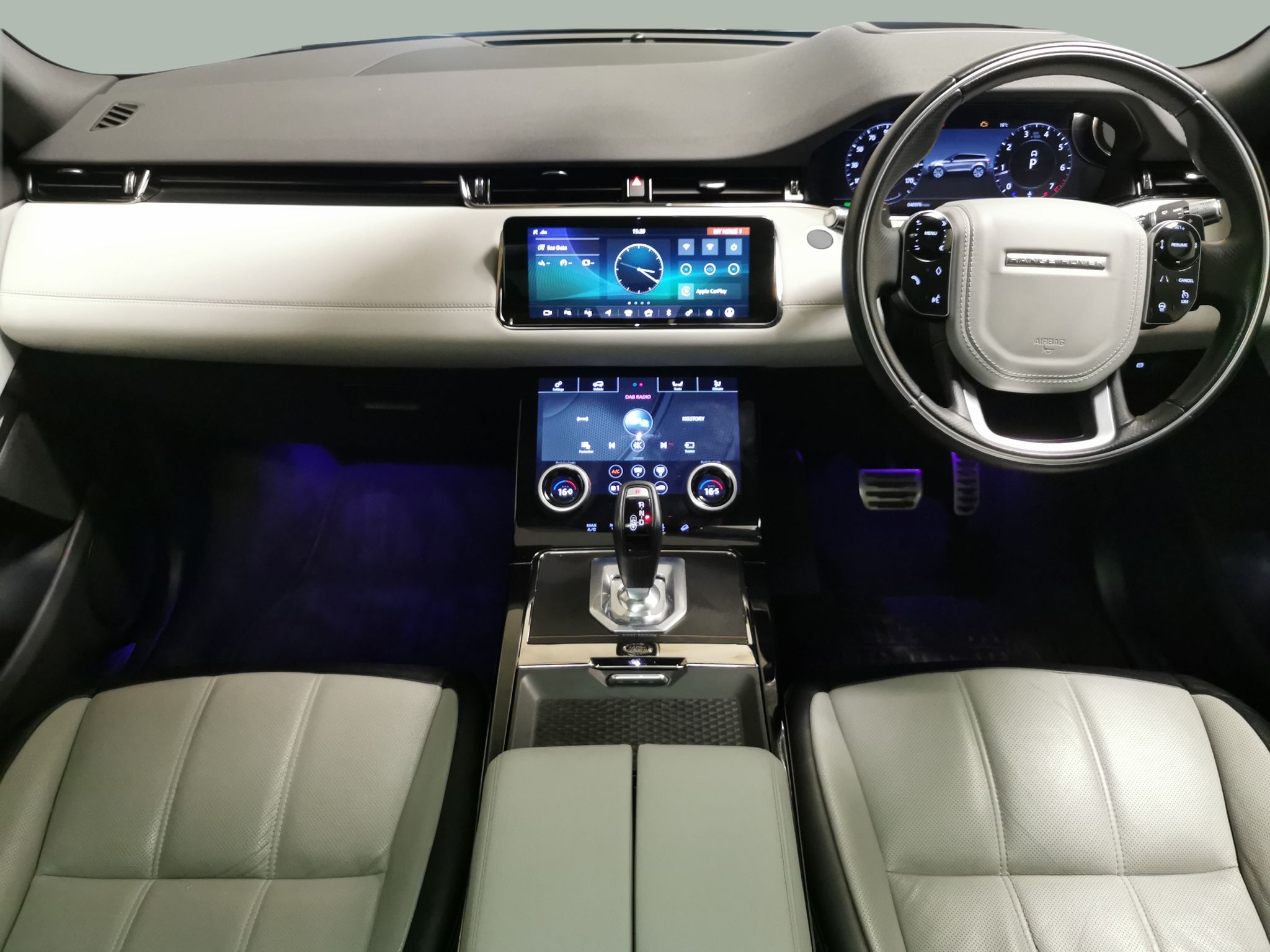 Main listing image - Land Rover Range Rover Evoque