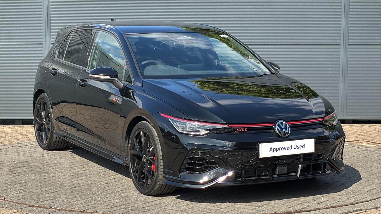 Main listing image - Volkswagen Golf