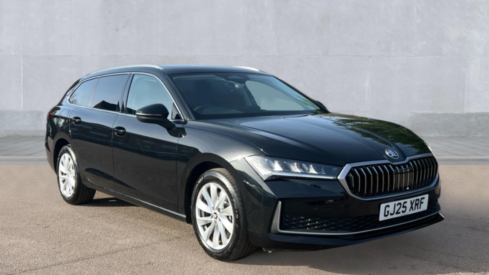 Main listing image - Skoda Superb Estate