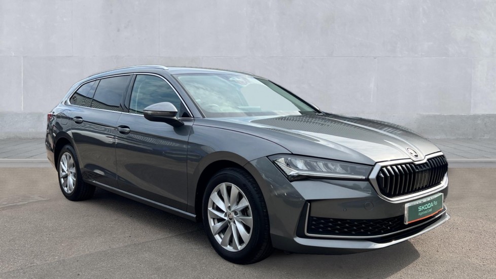 Main listing image - Skoda Superb Estate