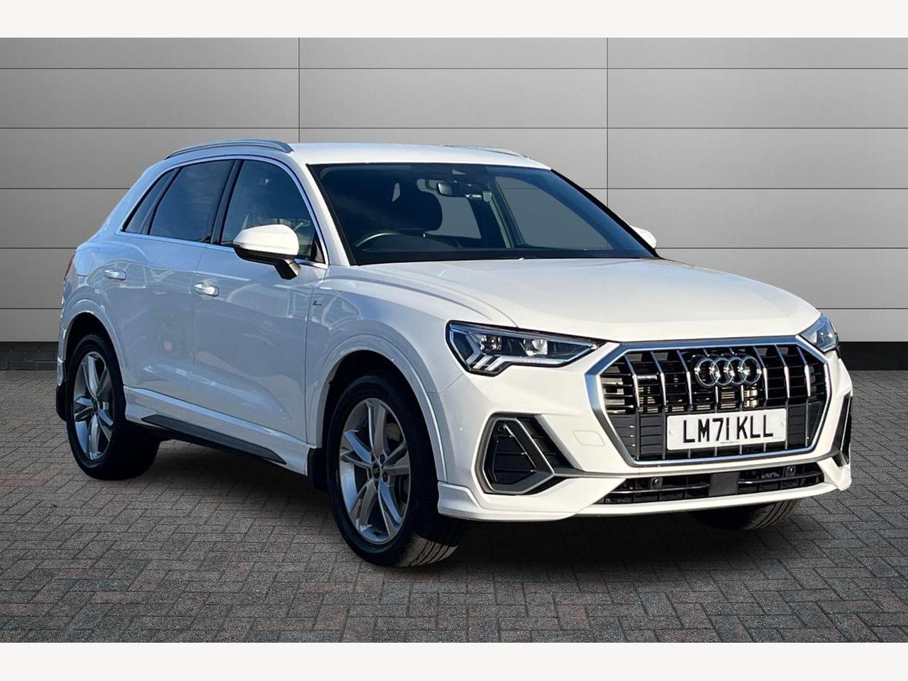 Main listing image - Audi Q3