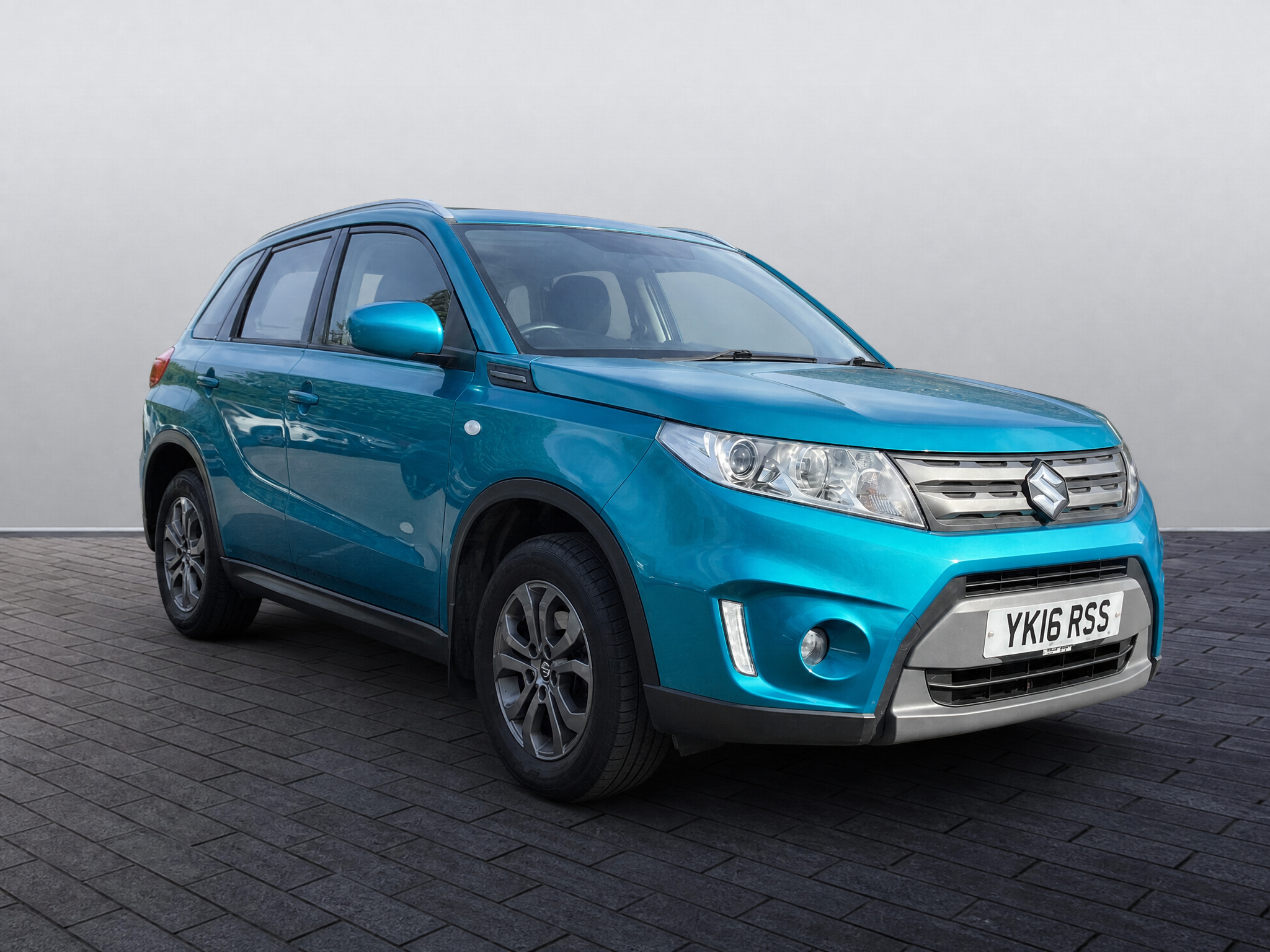 Main listing image - Suzuki Vitara