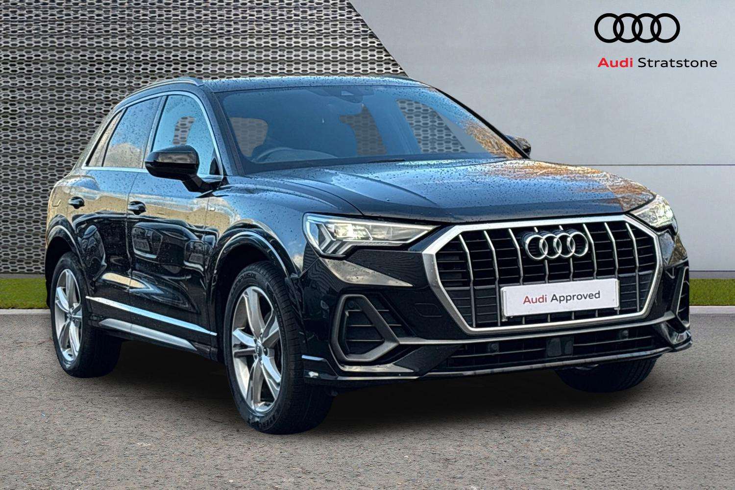 Main listing image - Audi Q3