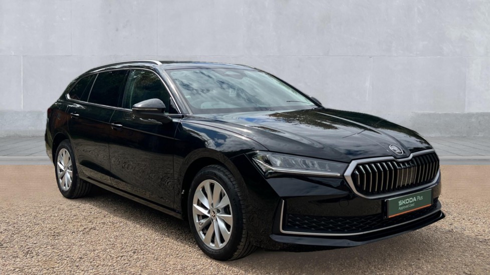 Main listing image - Skoda Superb Estate