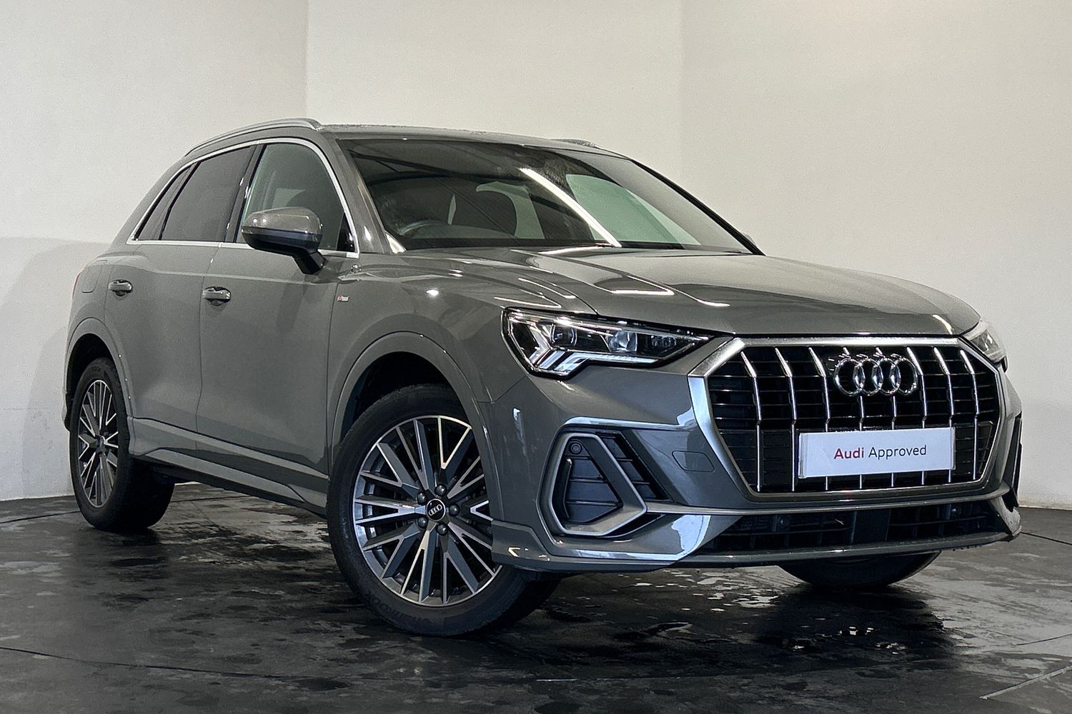 Main listing image - Audi Q3