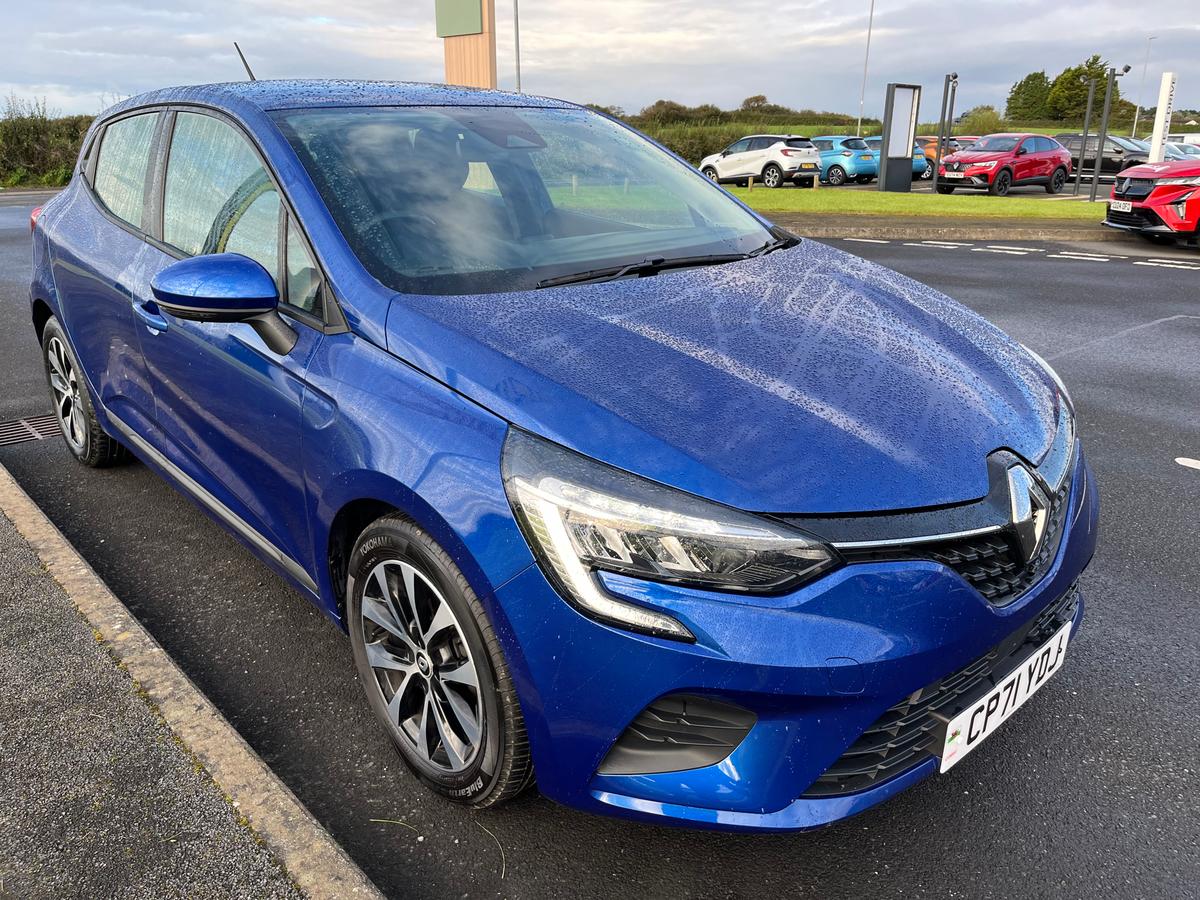 Main listing image - Renault Clio