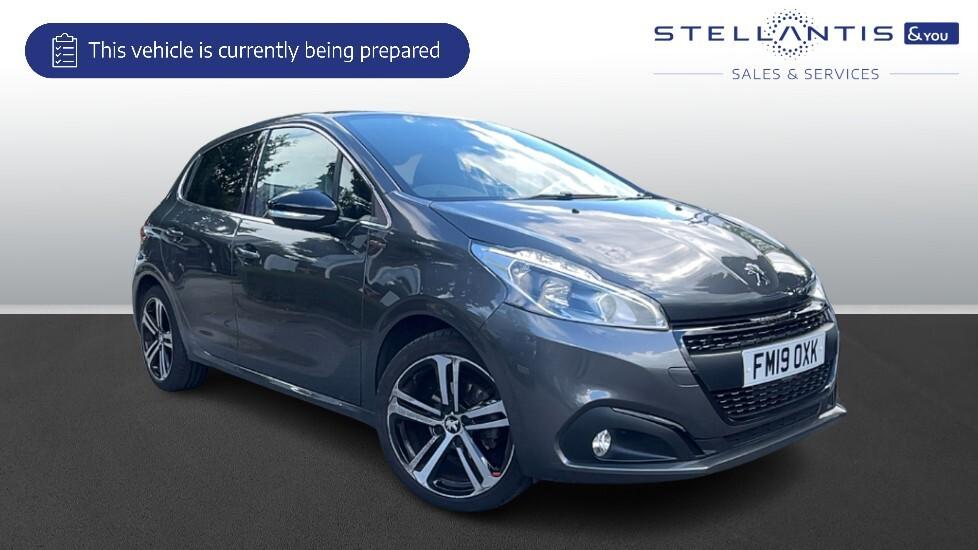 Main listing image - Peugeot 208