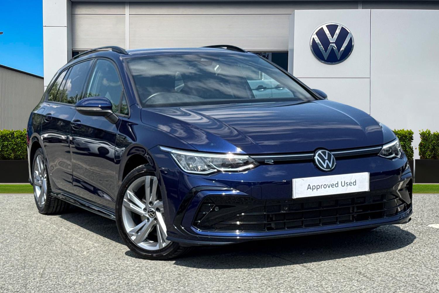 Main listing image - Volkswagen Golf Estate