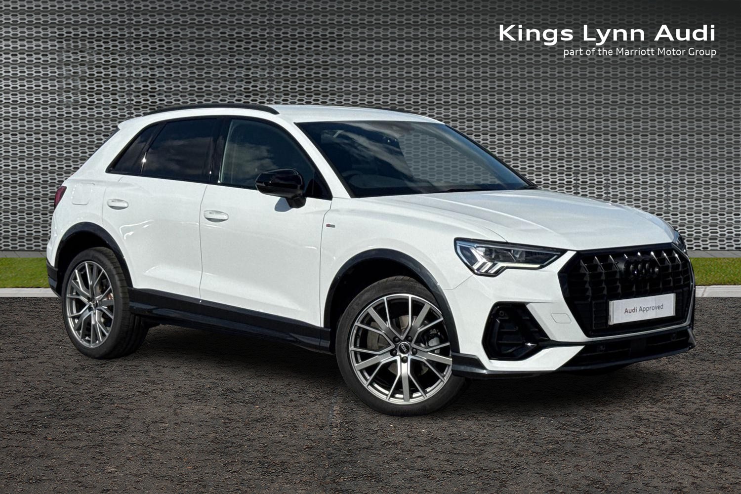Main listing image - Audi Q3