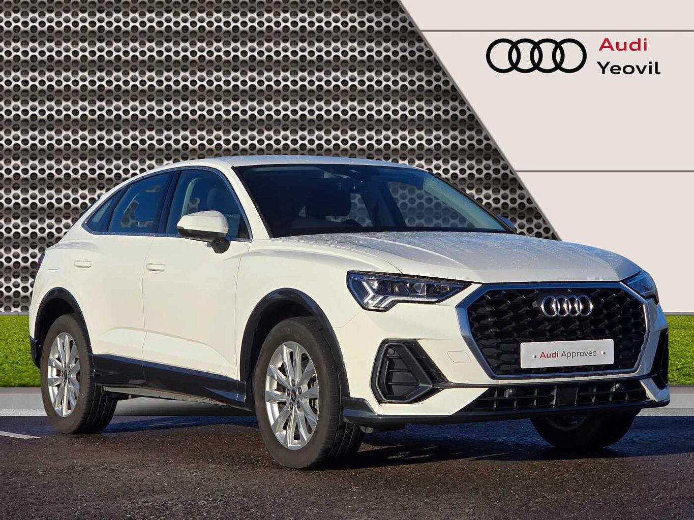 Main listing image - Audi Q3