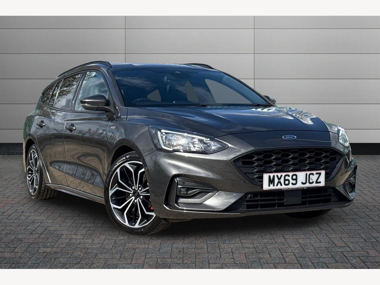 Main listing image - Ford Focus Estate