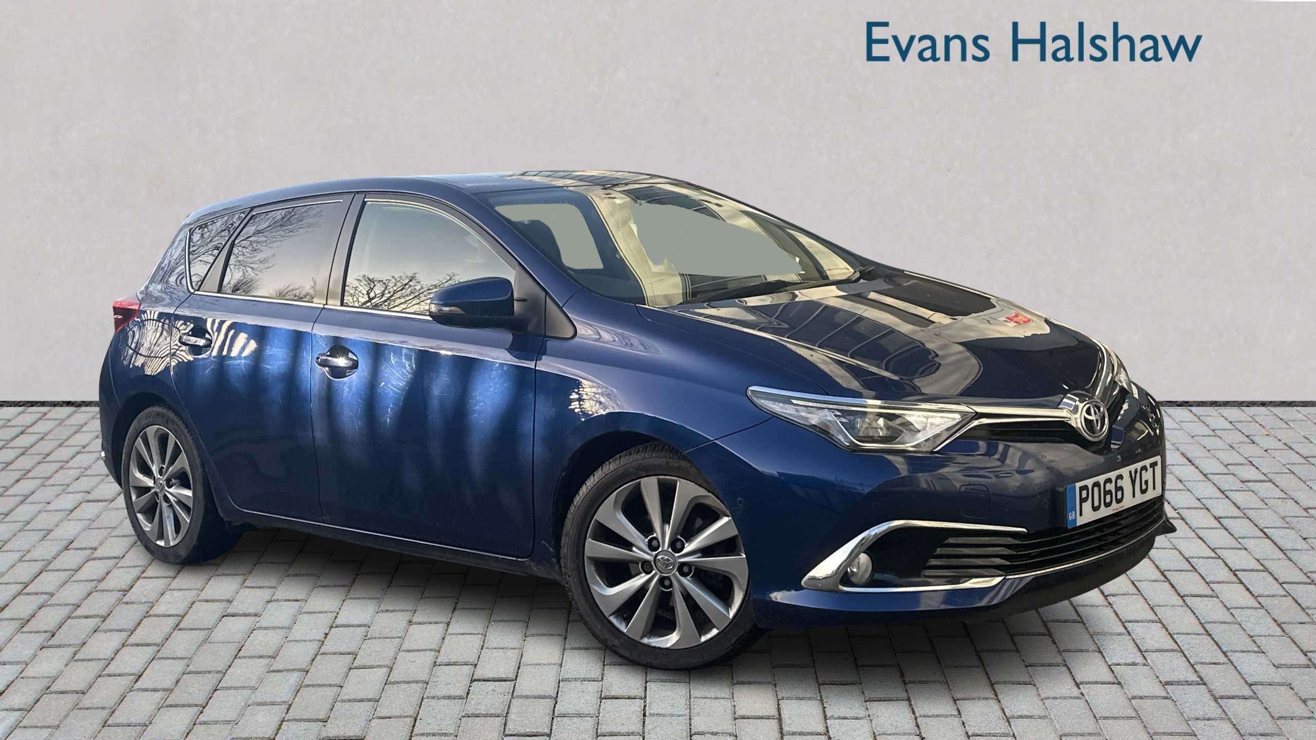 Main listing image - Toyota Auris