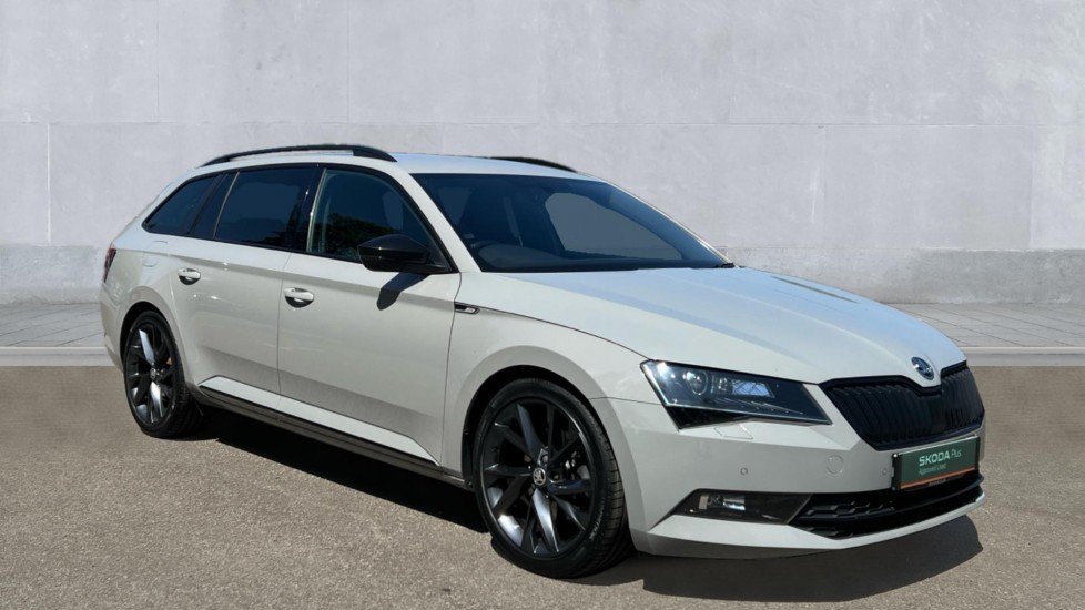 Main listing image - Skoda Superb Estate
