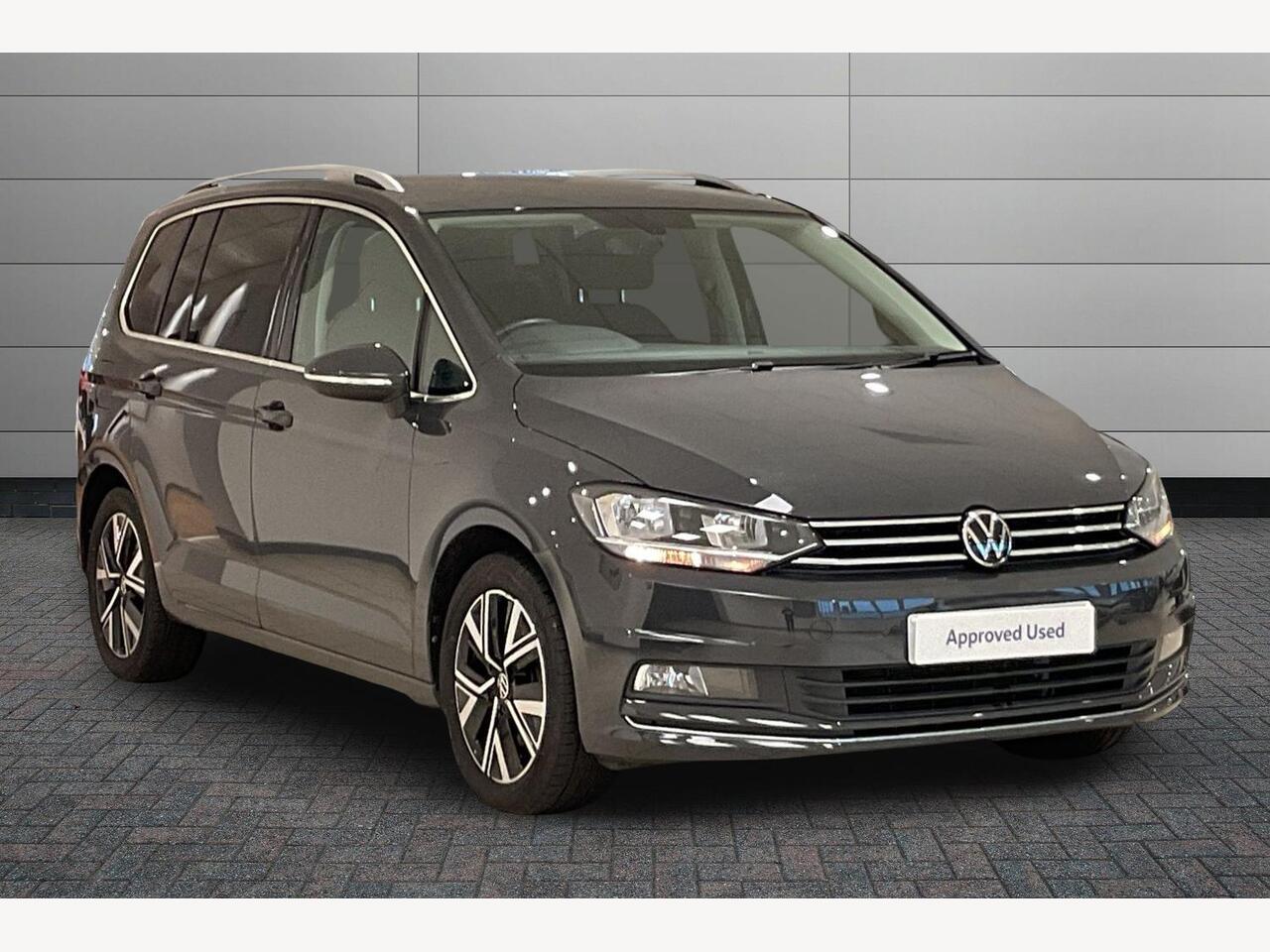 Main listing image - Volkswagen Touran