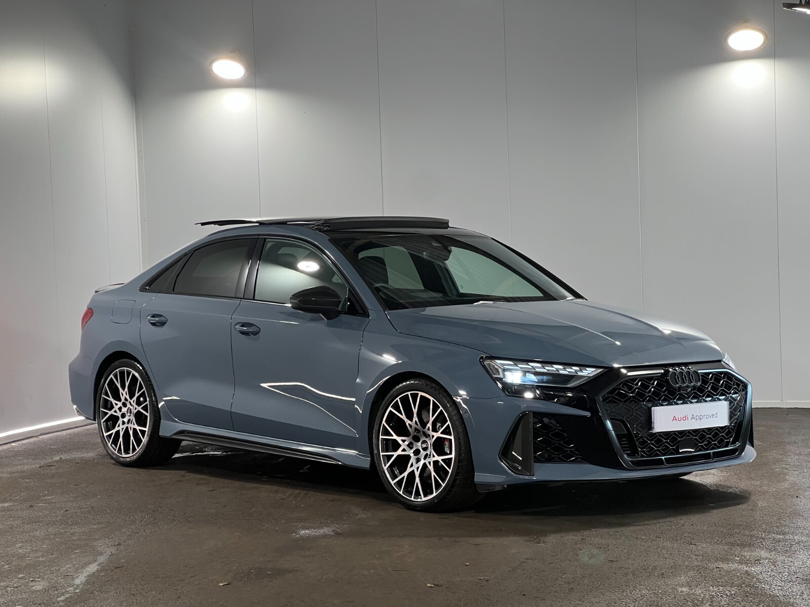 Main listing image - Audi RS3