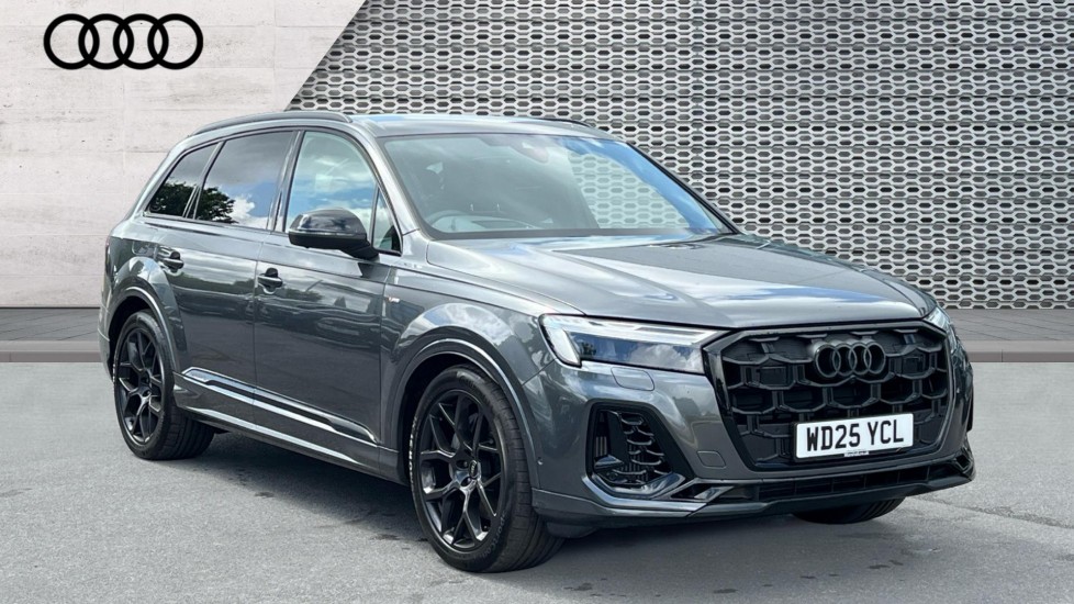 Main listing image - Audi Q7