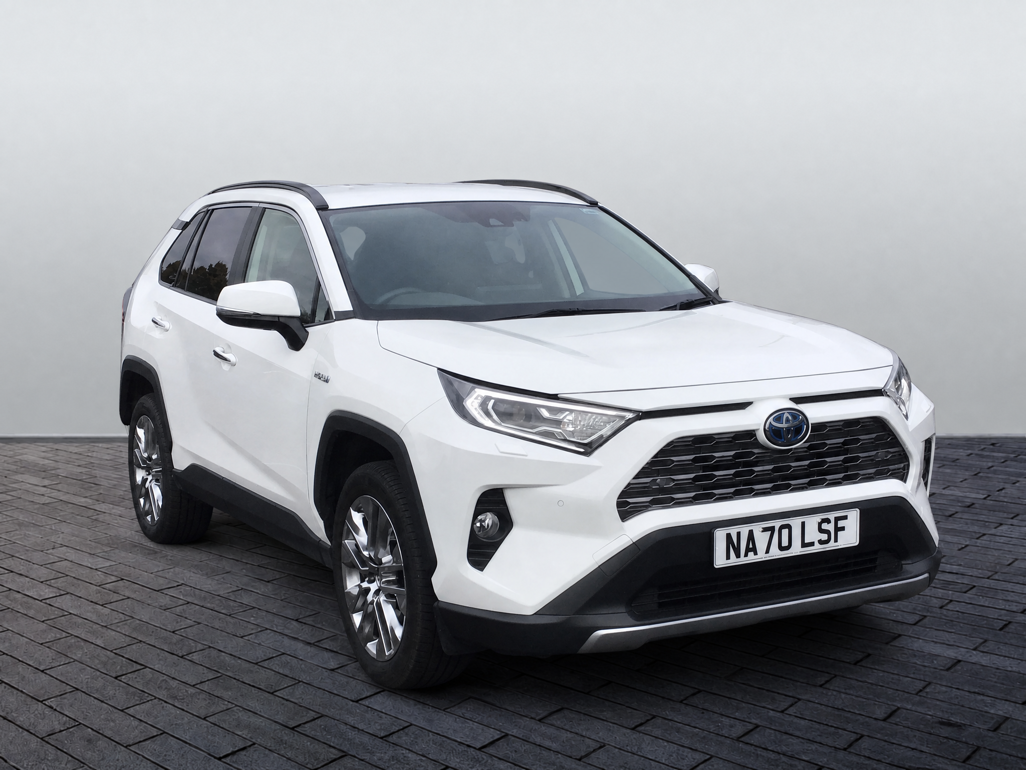 Main listing image - Toyota RAV4