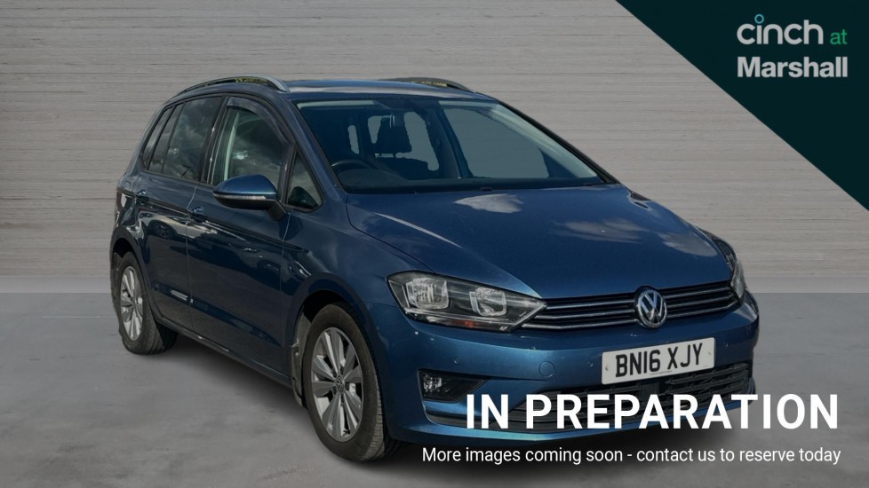 Main listing image - Volkswagen Golf SV
