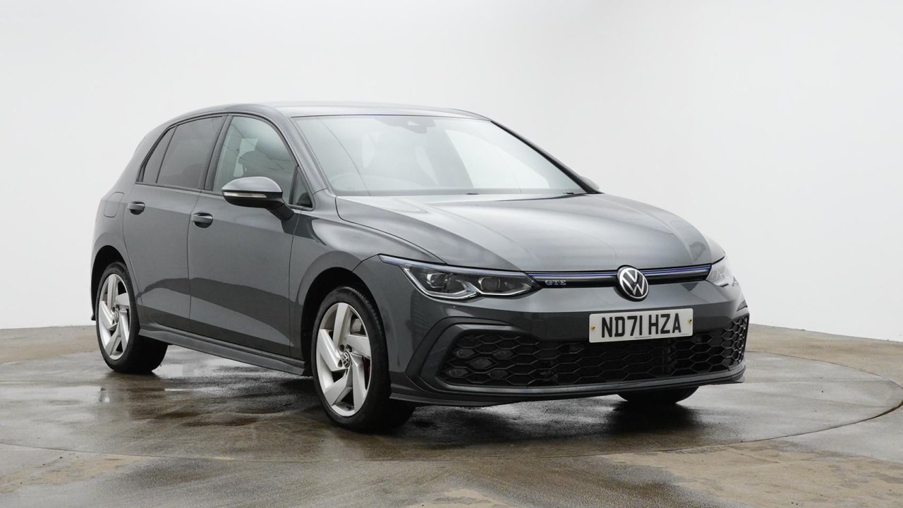 Main listing image - Volkswagen Golf GTE