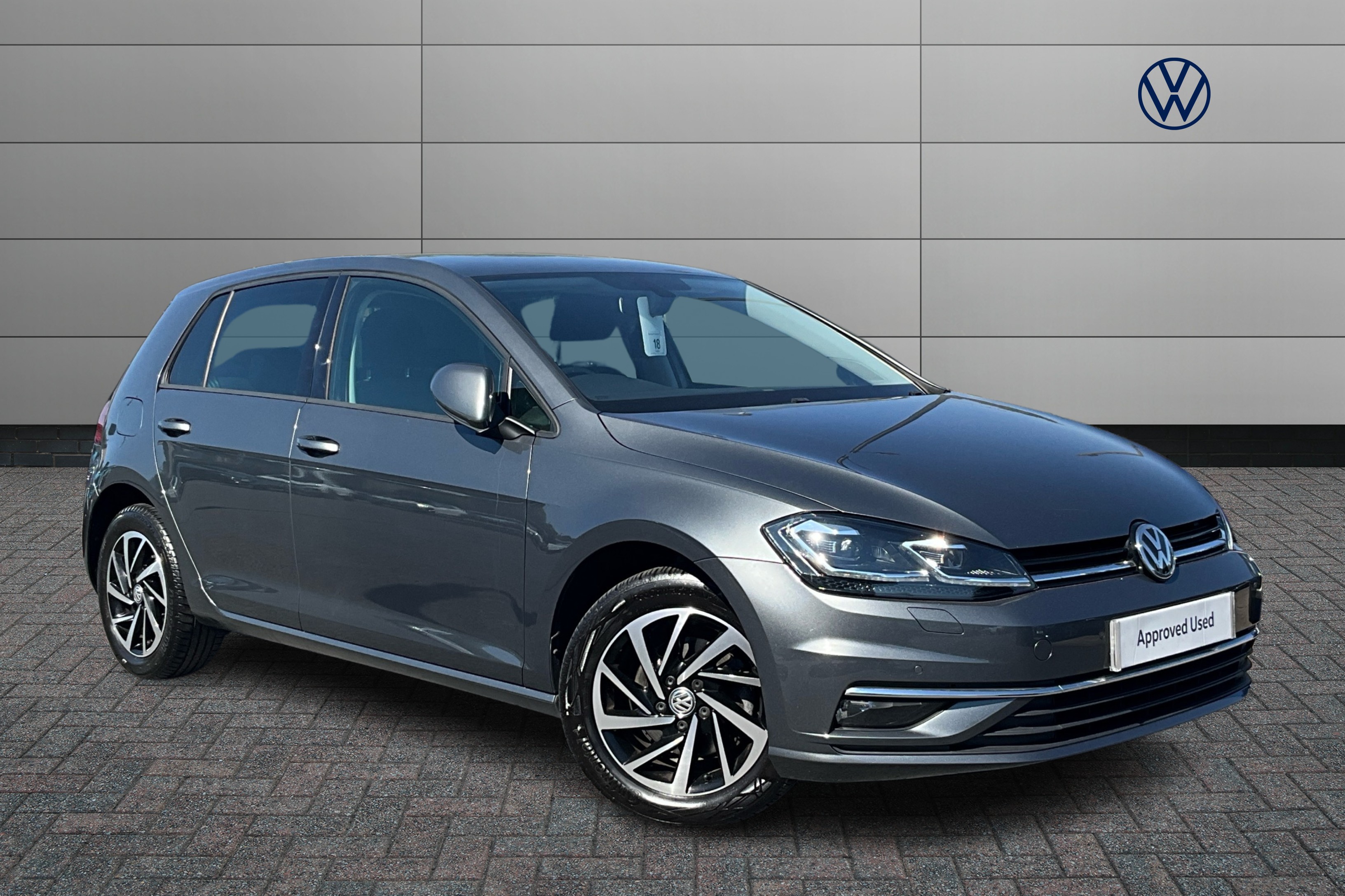 Main listing image - Volkswagen Golf
