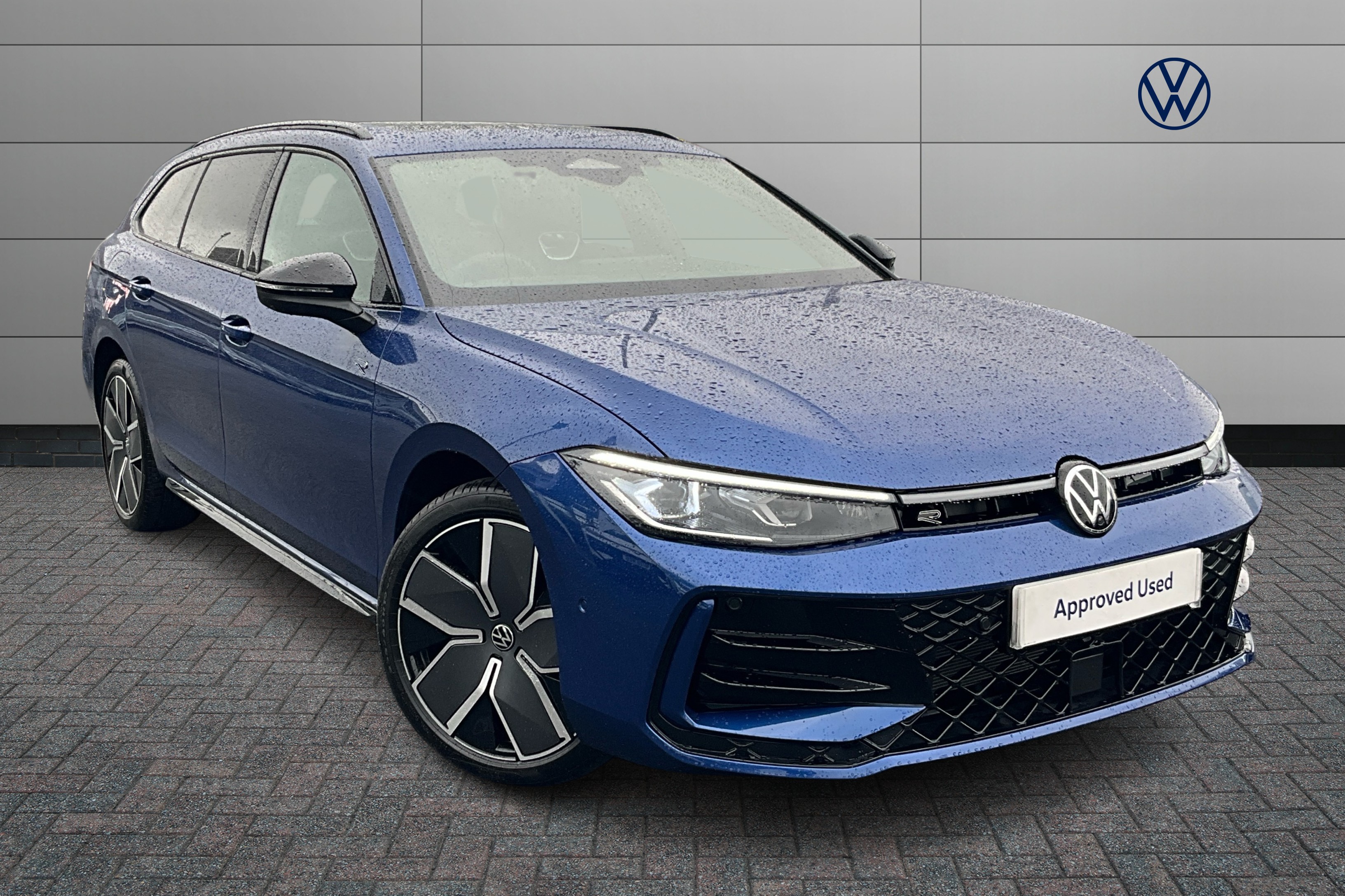 Main listing image - Volkswagen Passat
