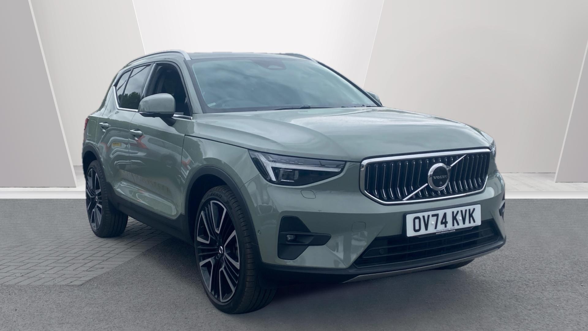 Main listing image - Volvo XC40