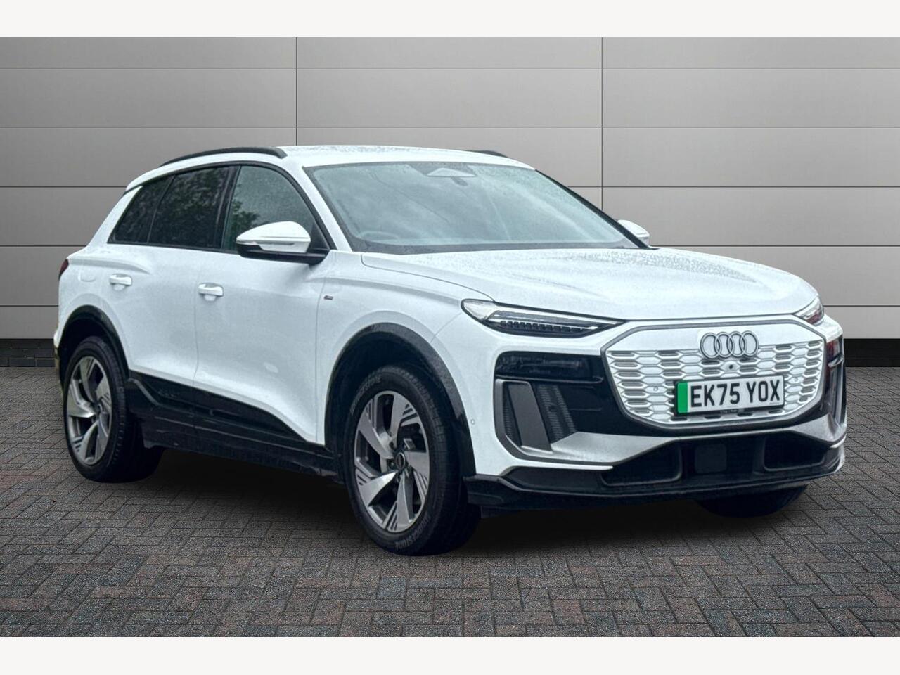 Main listing image - Audi Q6 e-tron