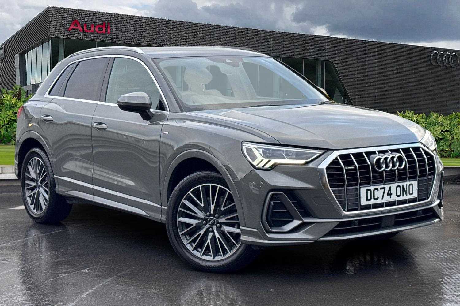 Main listing image - Audi Q3