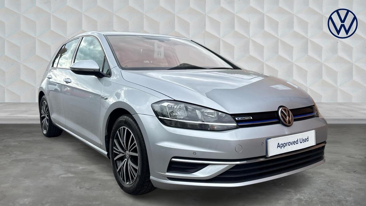 Main listing image - Volkswagen Golf