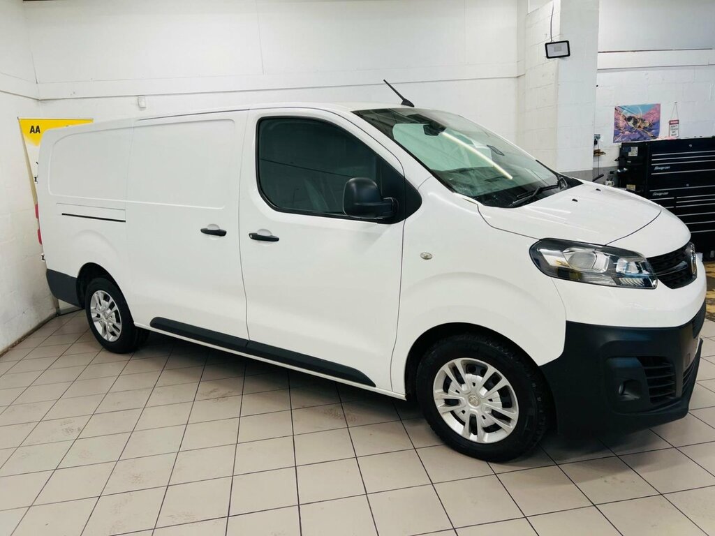 Main listing image - Vauxhall Vivaro