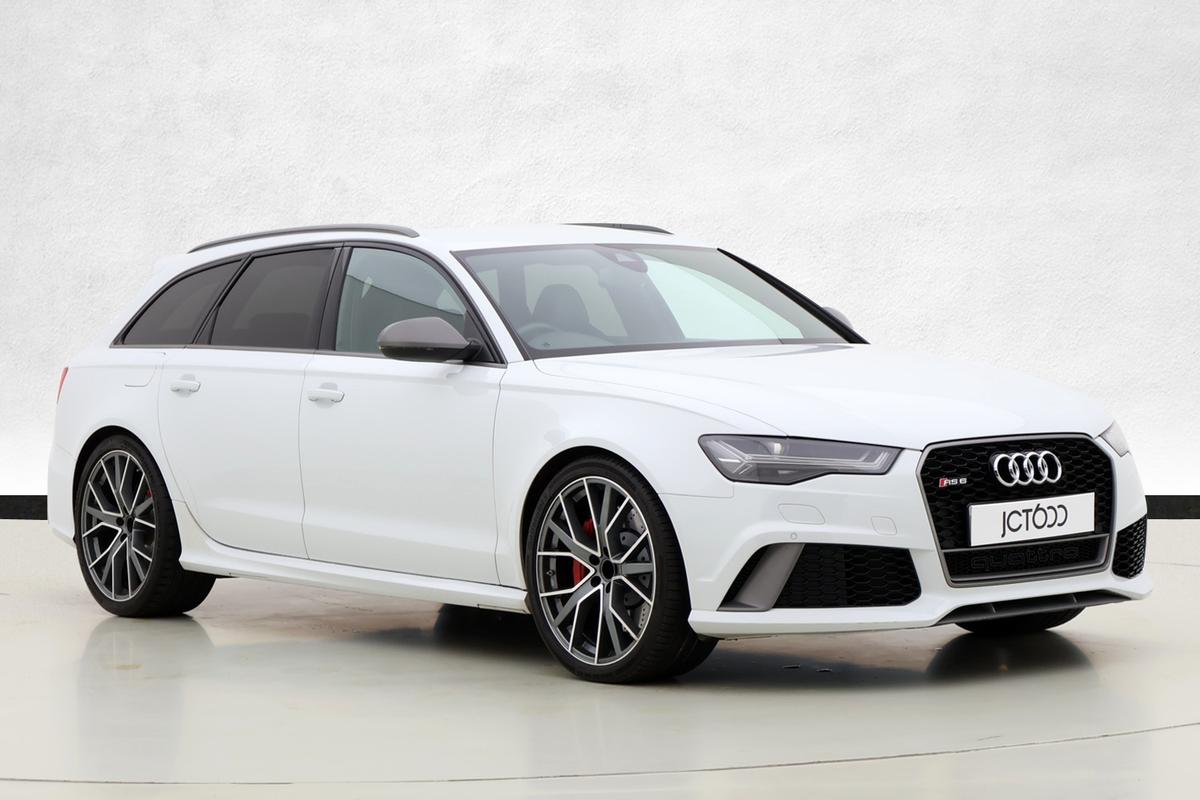 Main listing image - Audi RS6