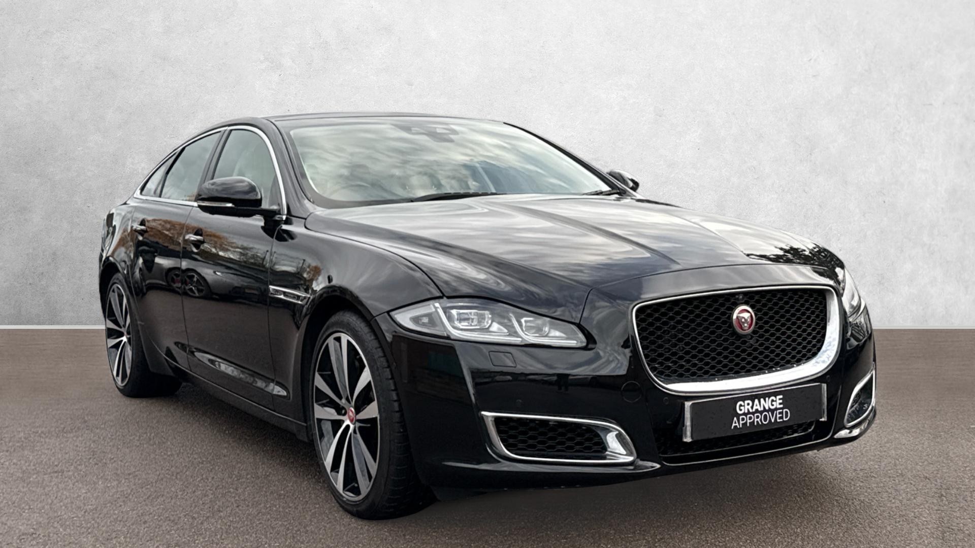 Main listing image - Jaguar XJ