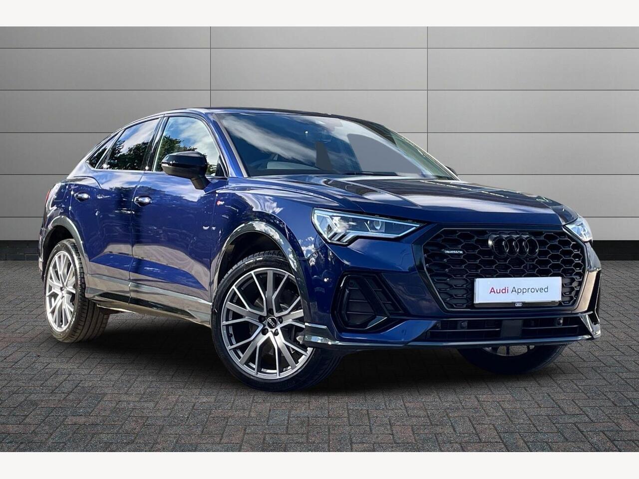 Main listing image - Audi Q3