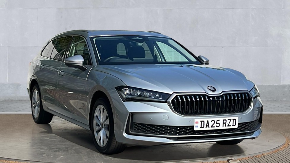 Main listing image - Skoda Superb Estate