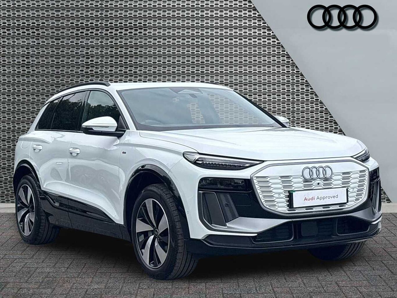 Main listing image - Audi Q6