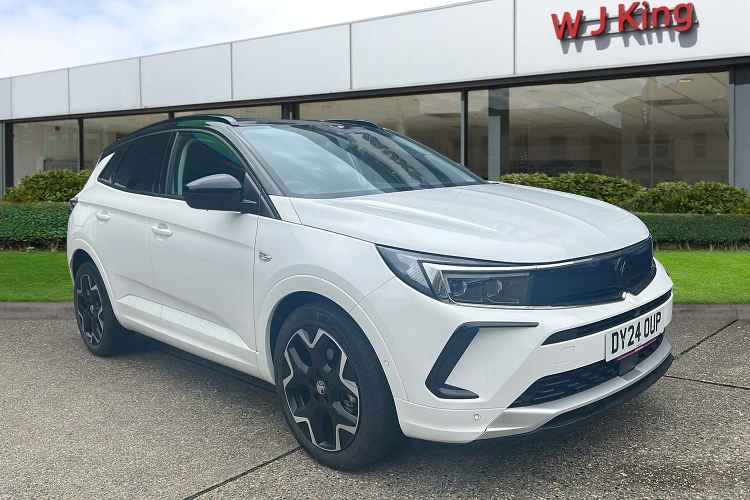 Main listing image - Vauxhall Grandland