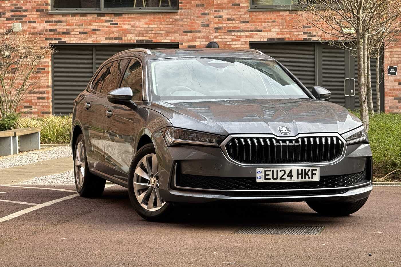 Main listing image - Skoda Superb Estate