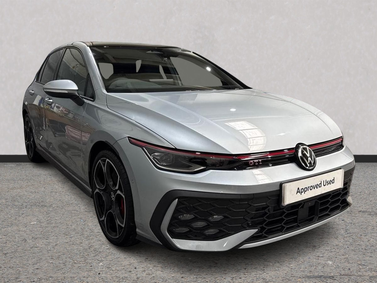 Main listing image - Volkswagen Golf
