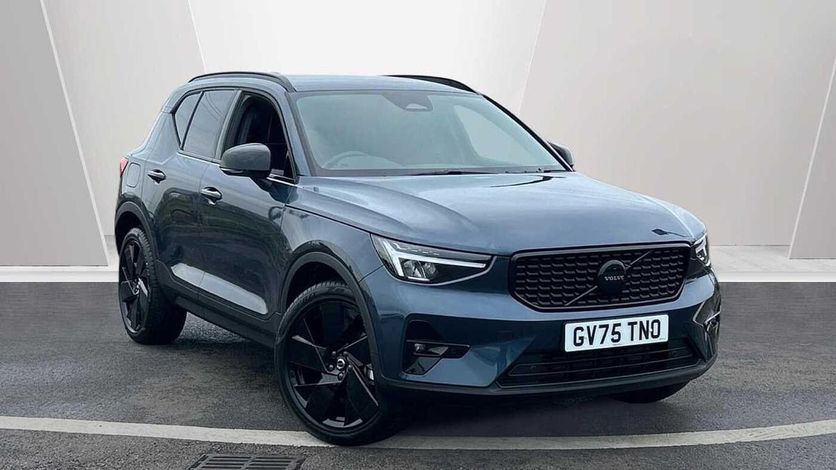 Main listing image - Volvo XC40