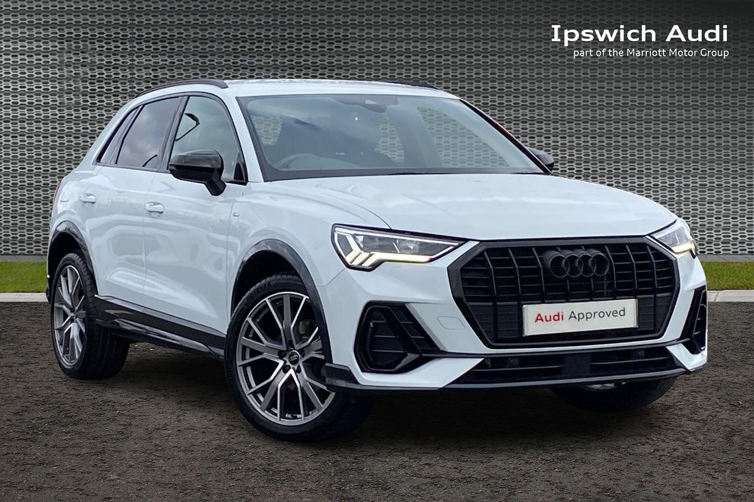 Main listing image - Audi Q3