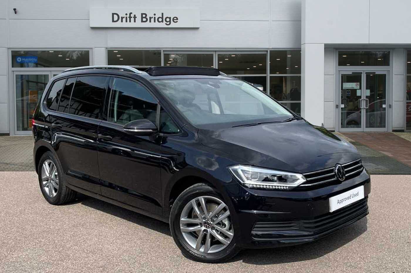Main listing image - Volkswagen Touran